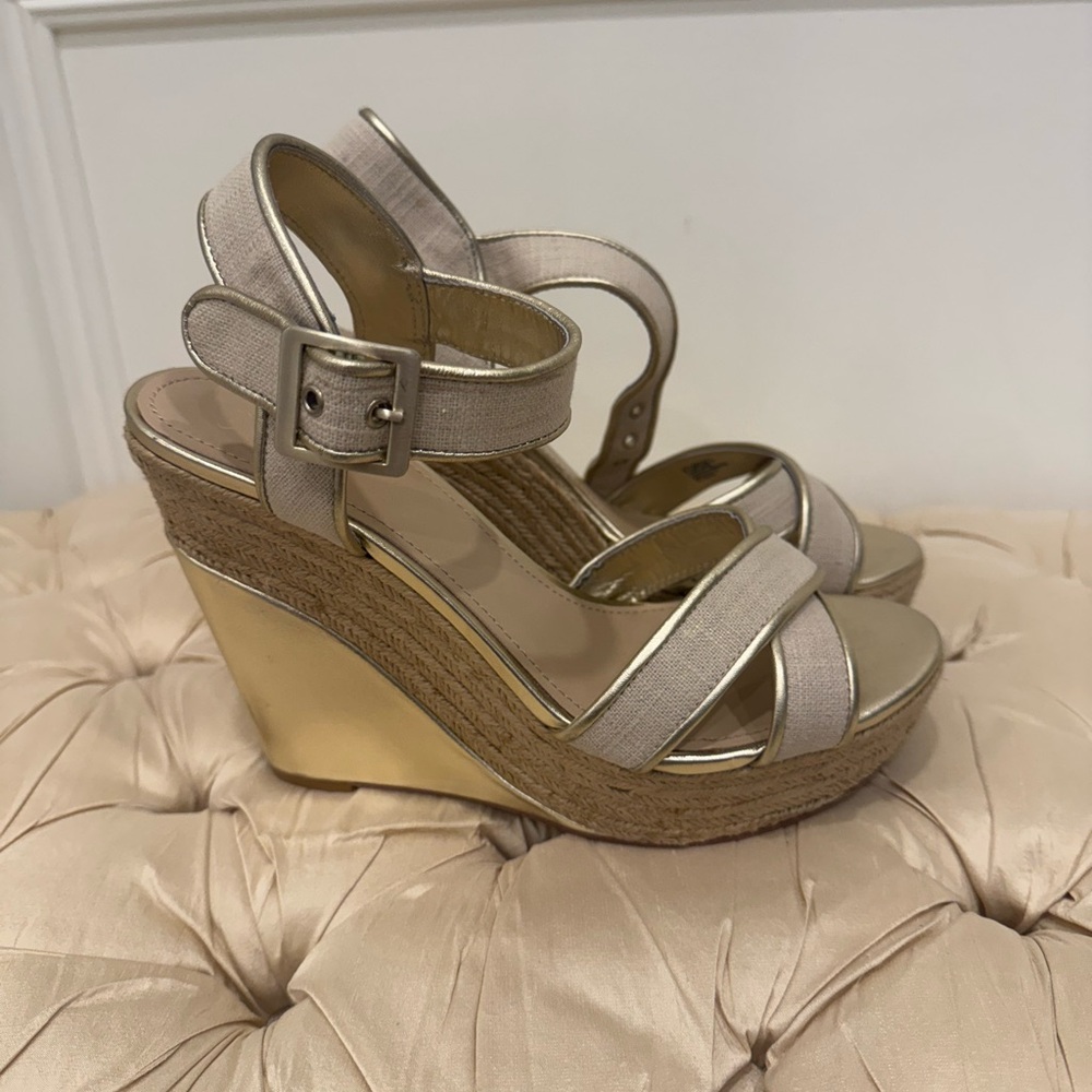 Saks Fifth Avenue  Gold Wedge Sandals. Leather. Sz 9.5